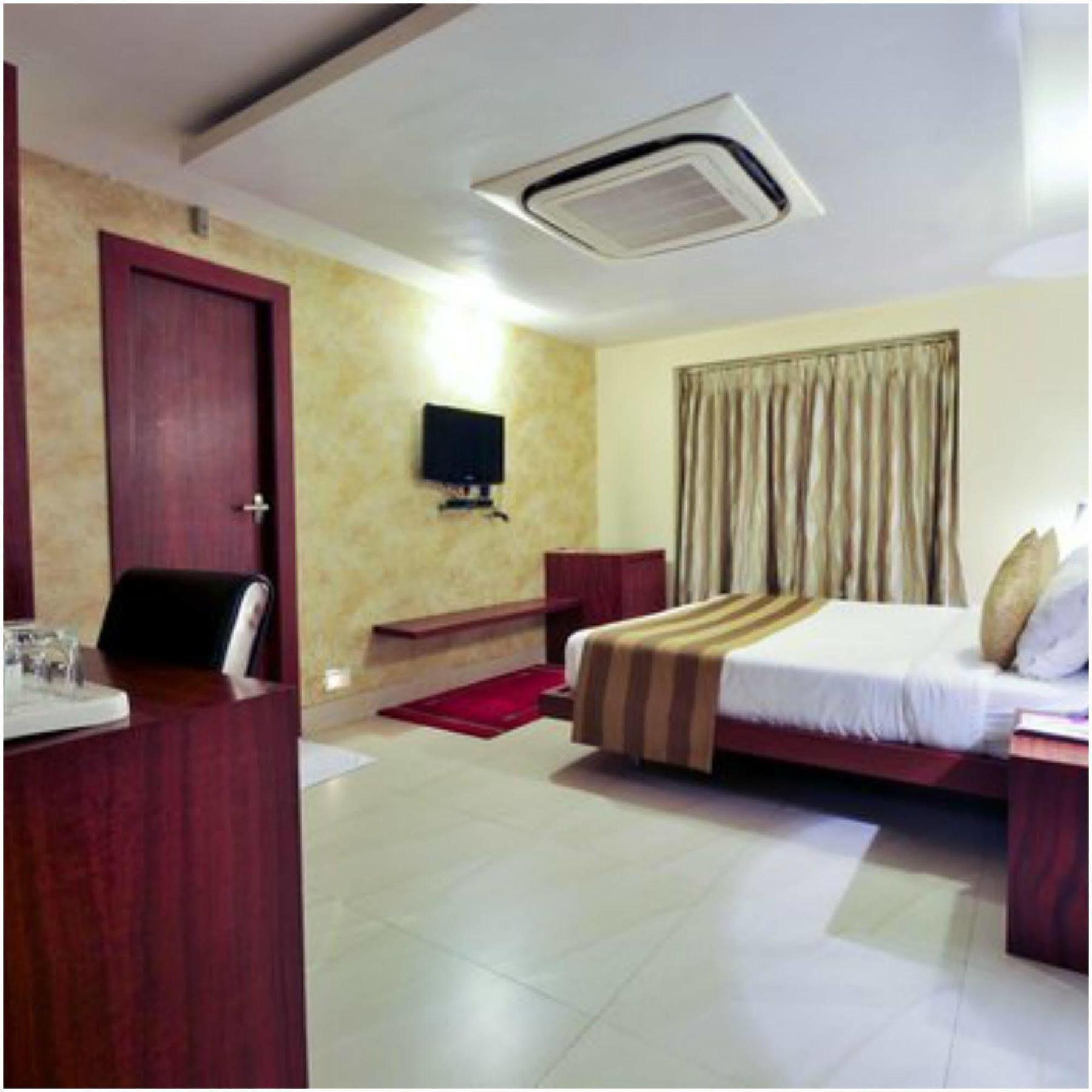 Kempton Hotel Kolkata Luaran gambar